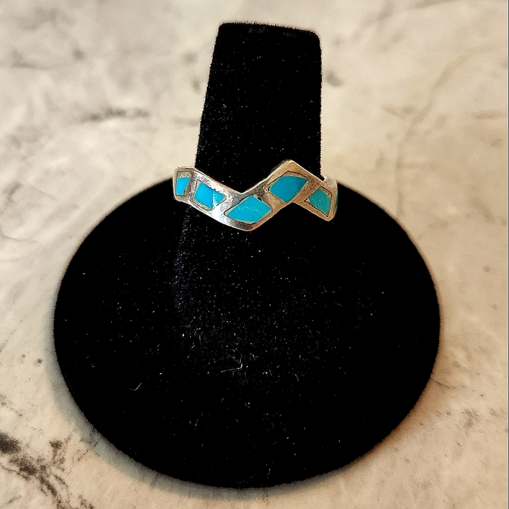 Hand Made Sterling Silver And Turquoise Ring, Size 7, Weight 3.4g
